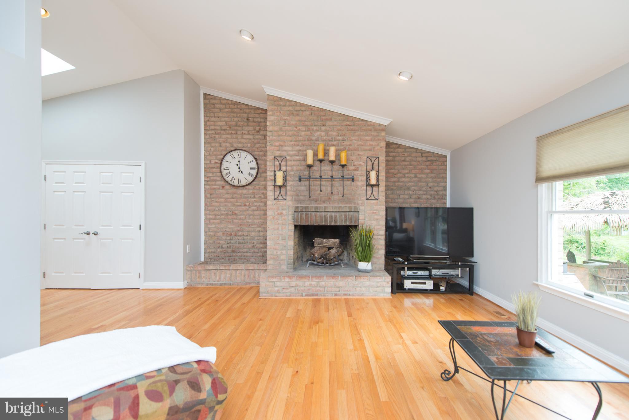 HILLSMERE SHORES - Residential