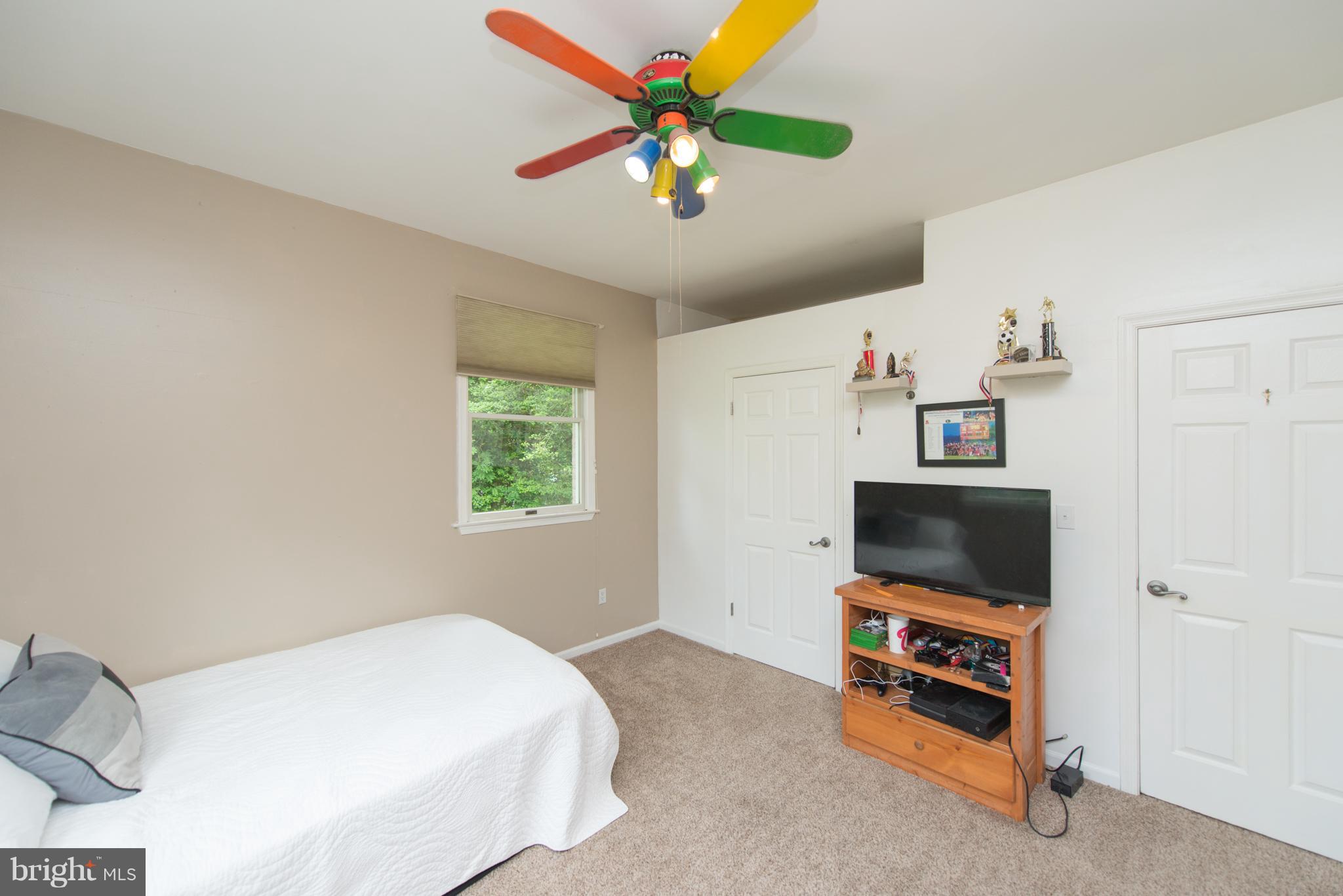 HILLSMERE SHORES - Residential