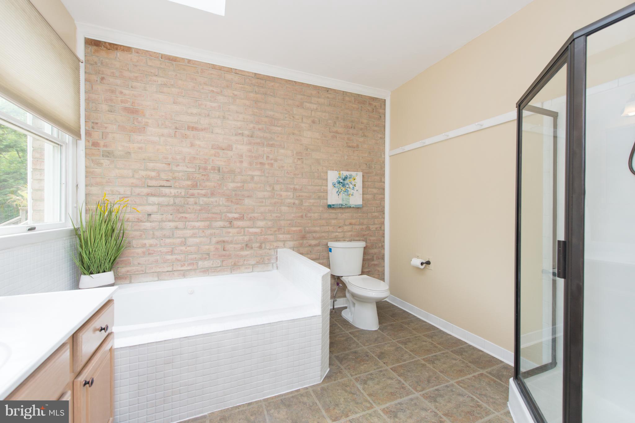 HILLSMERE SHORES - Residential