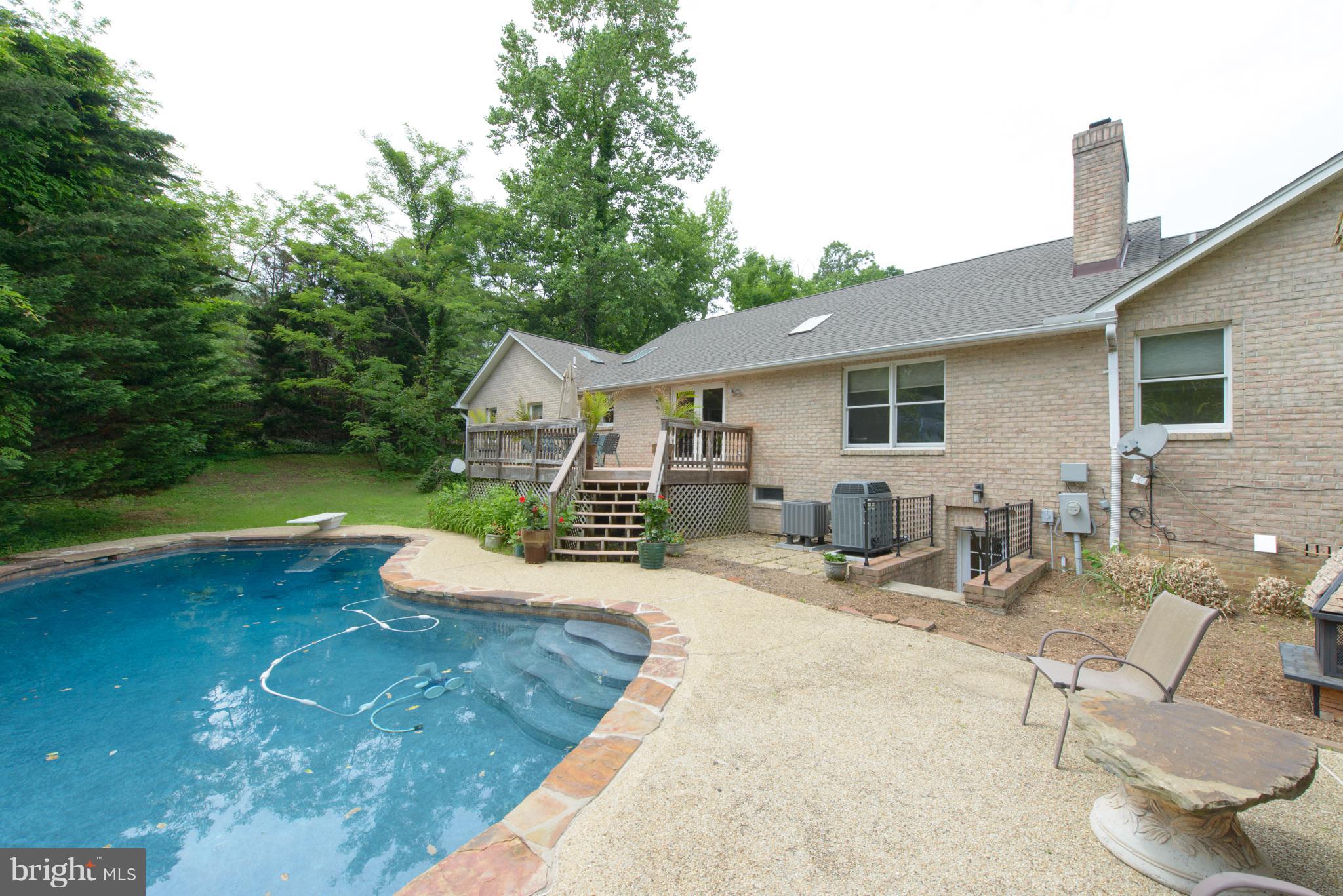 HILLSMERE SHORES - Residential