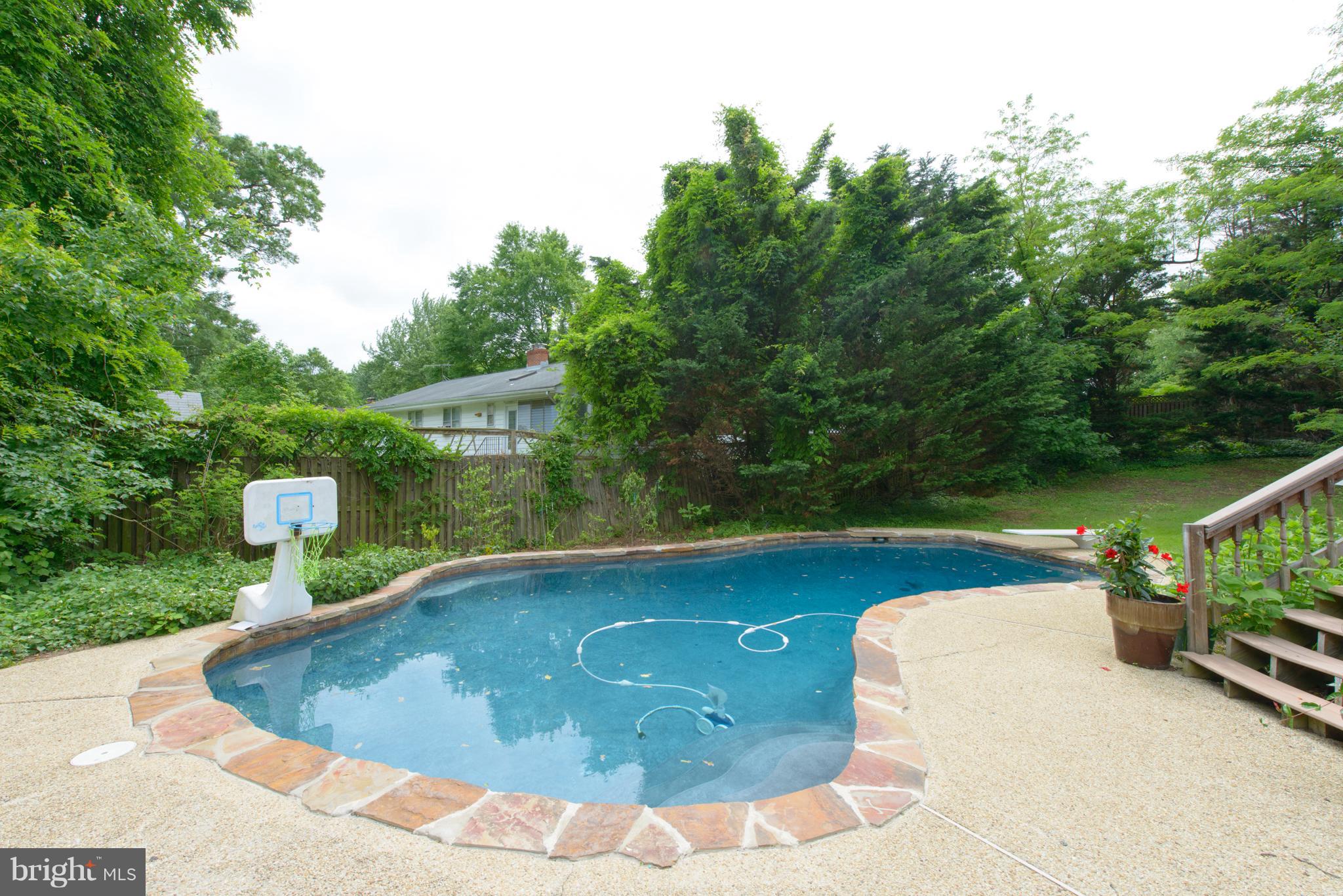 HILLSMERE SHORES - Residential