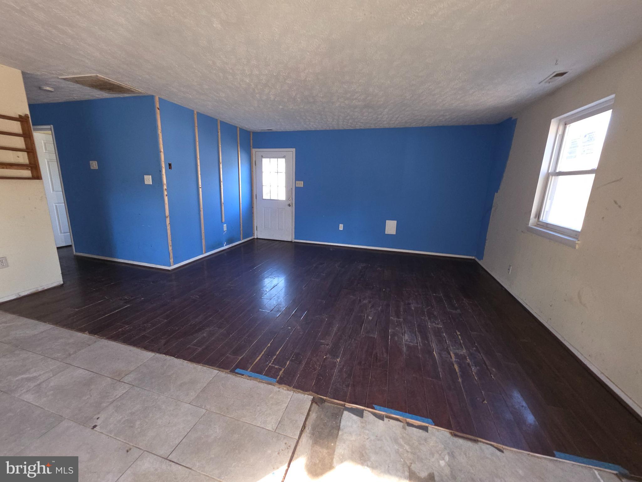 WHITE SANDS - Residential