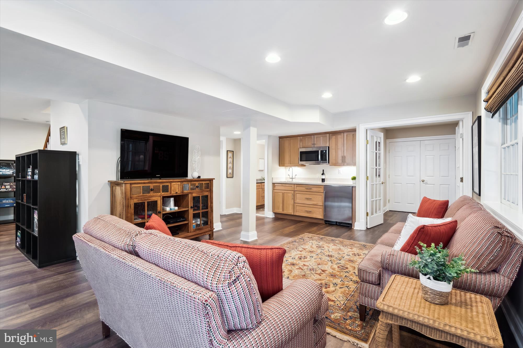 VILLAGE OF RIVER HILL - Residential