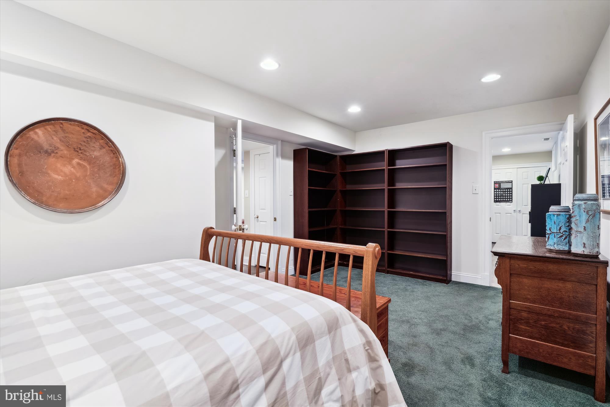 VILLAGE OF RIVER HILL - Residential