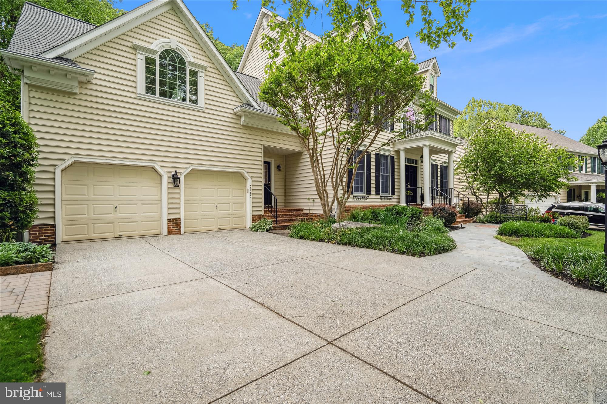 VILLAGE OF RIVER HILL - Residential