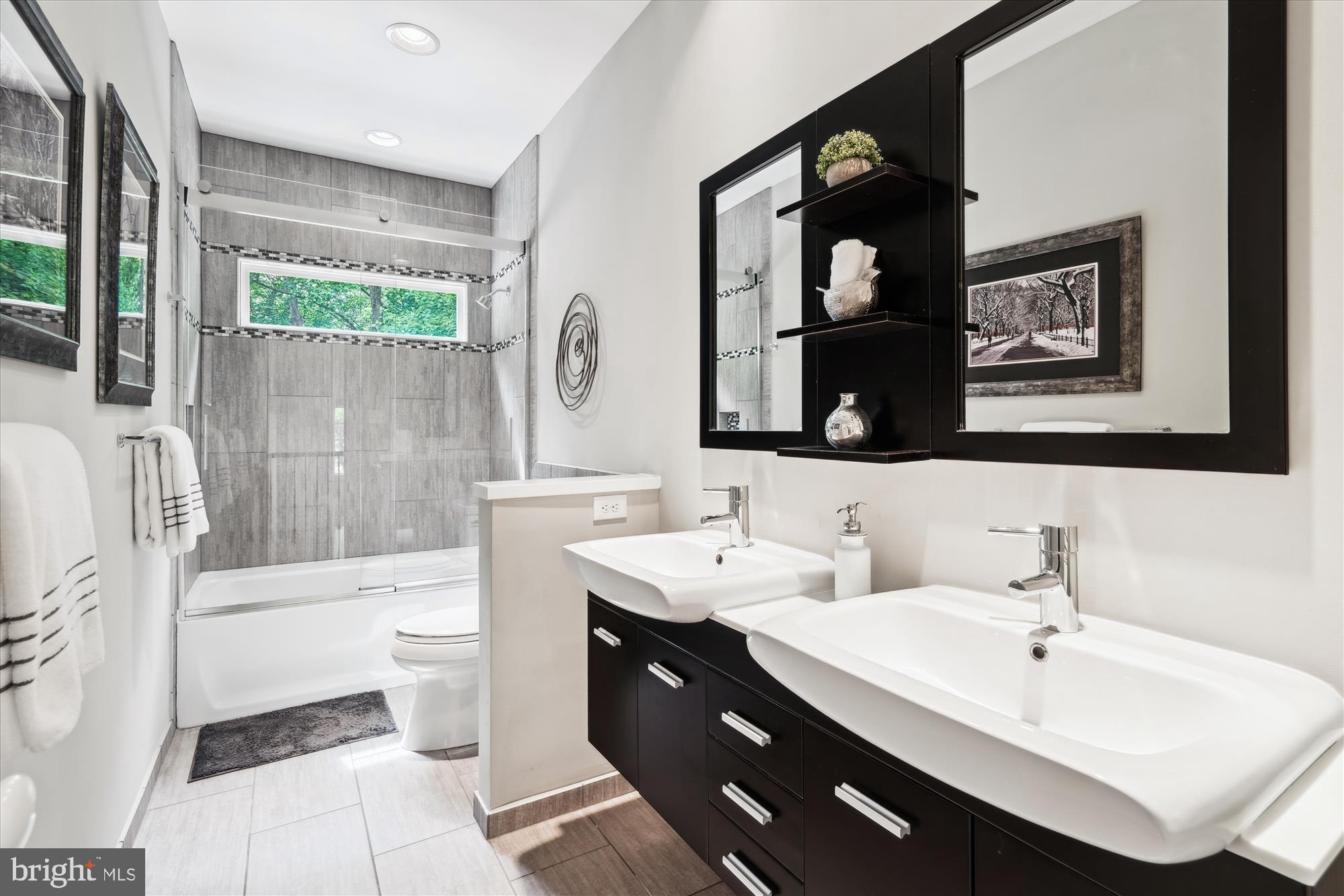 VILLAGE OF RIVER HILL - Residential