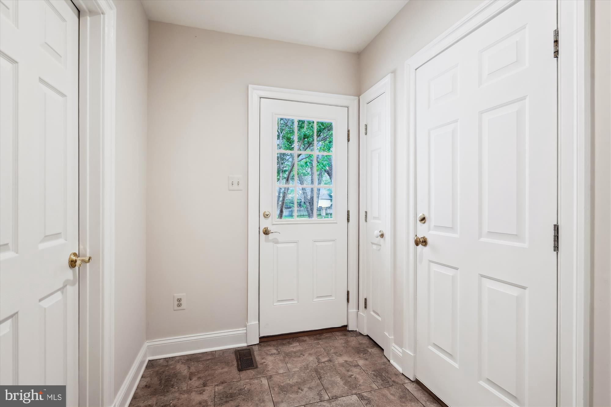 VILLAGE OF RIVER HILL - Residential