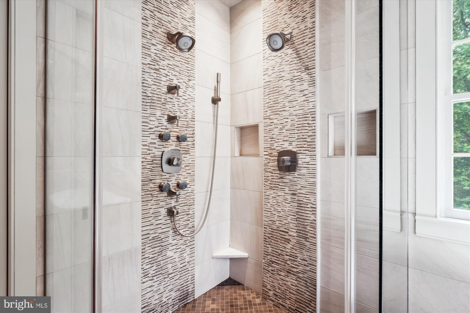 VILLAGE OF RIVER HILL - Residential