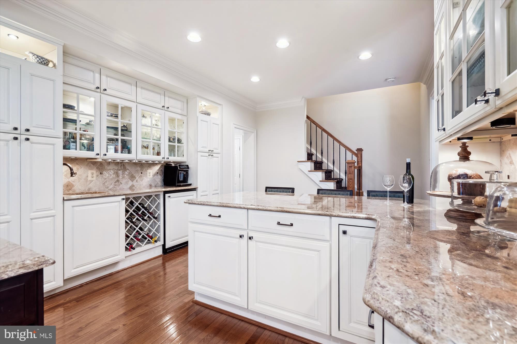 VILLAGE OF RIVER HILL - Residential