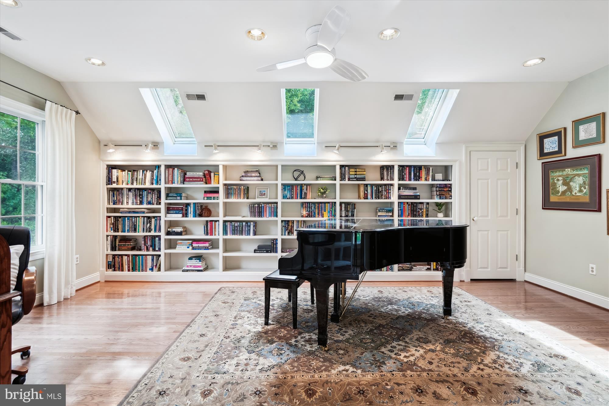 VILLAGE OF RIVER HILL - Residential