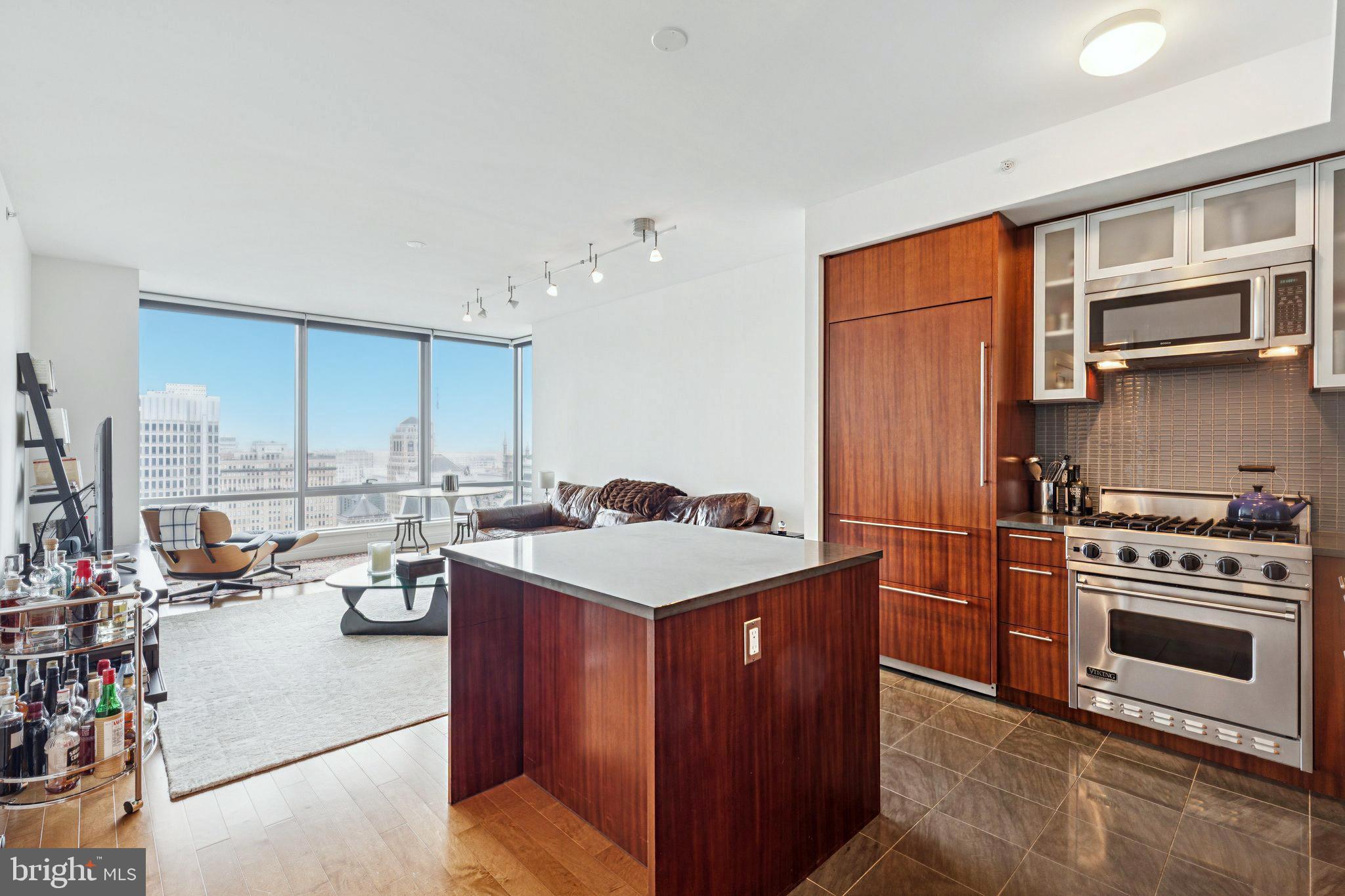 AVENUE OF THE ARTS - Residential