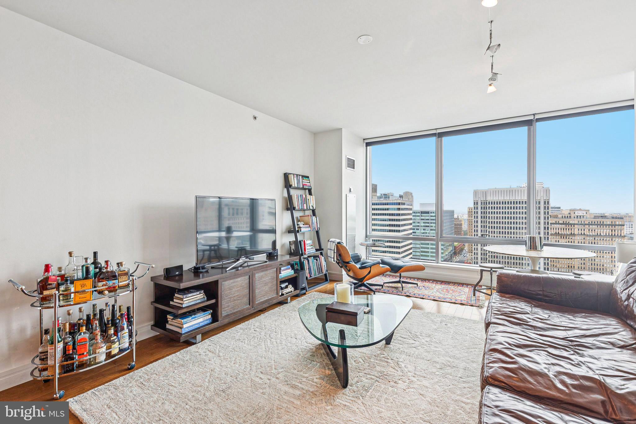 AVENUE OF THE ARTS - Residential