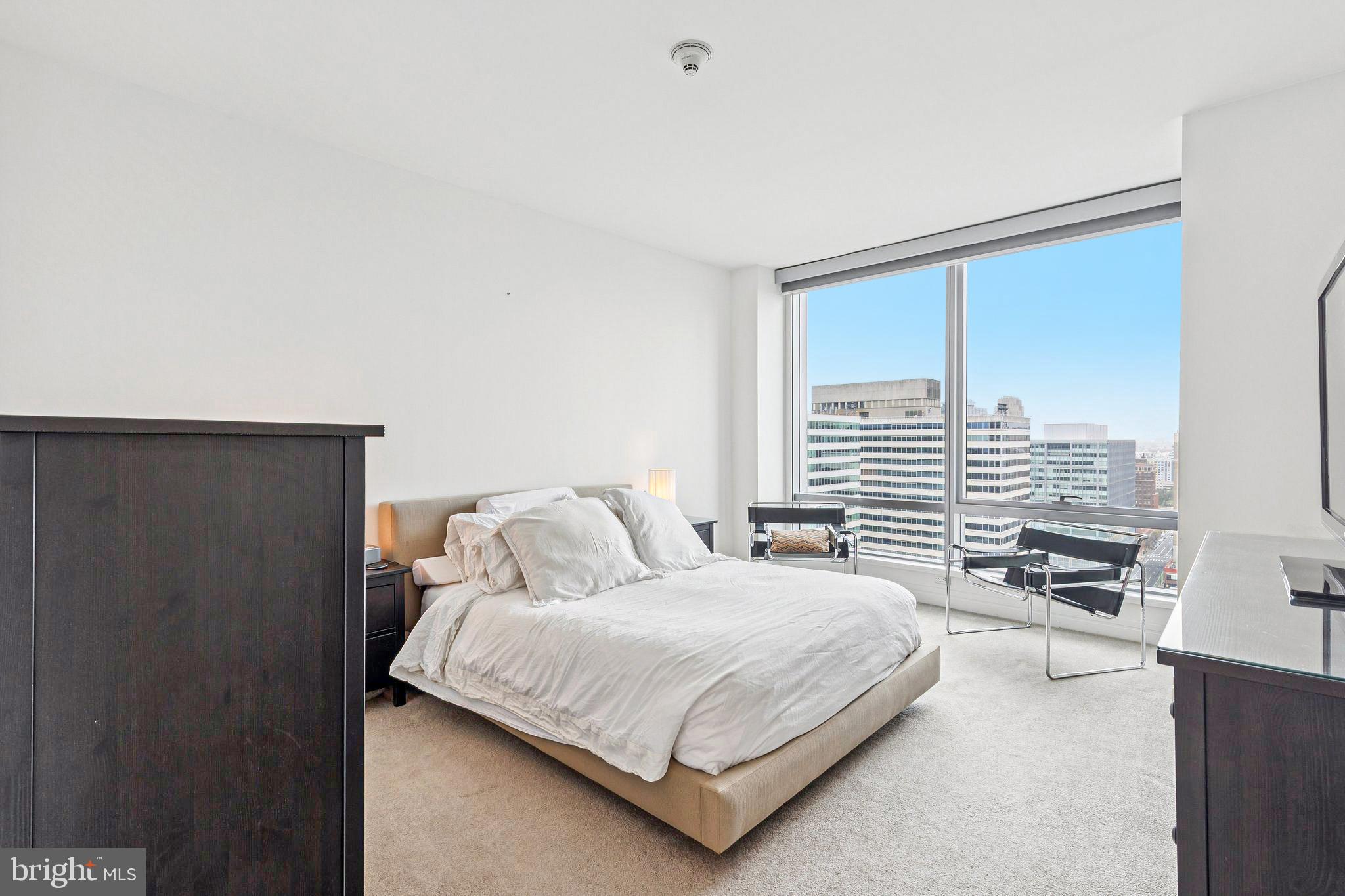 AVENUE OF THE ARTS - Residential