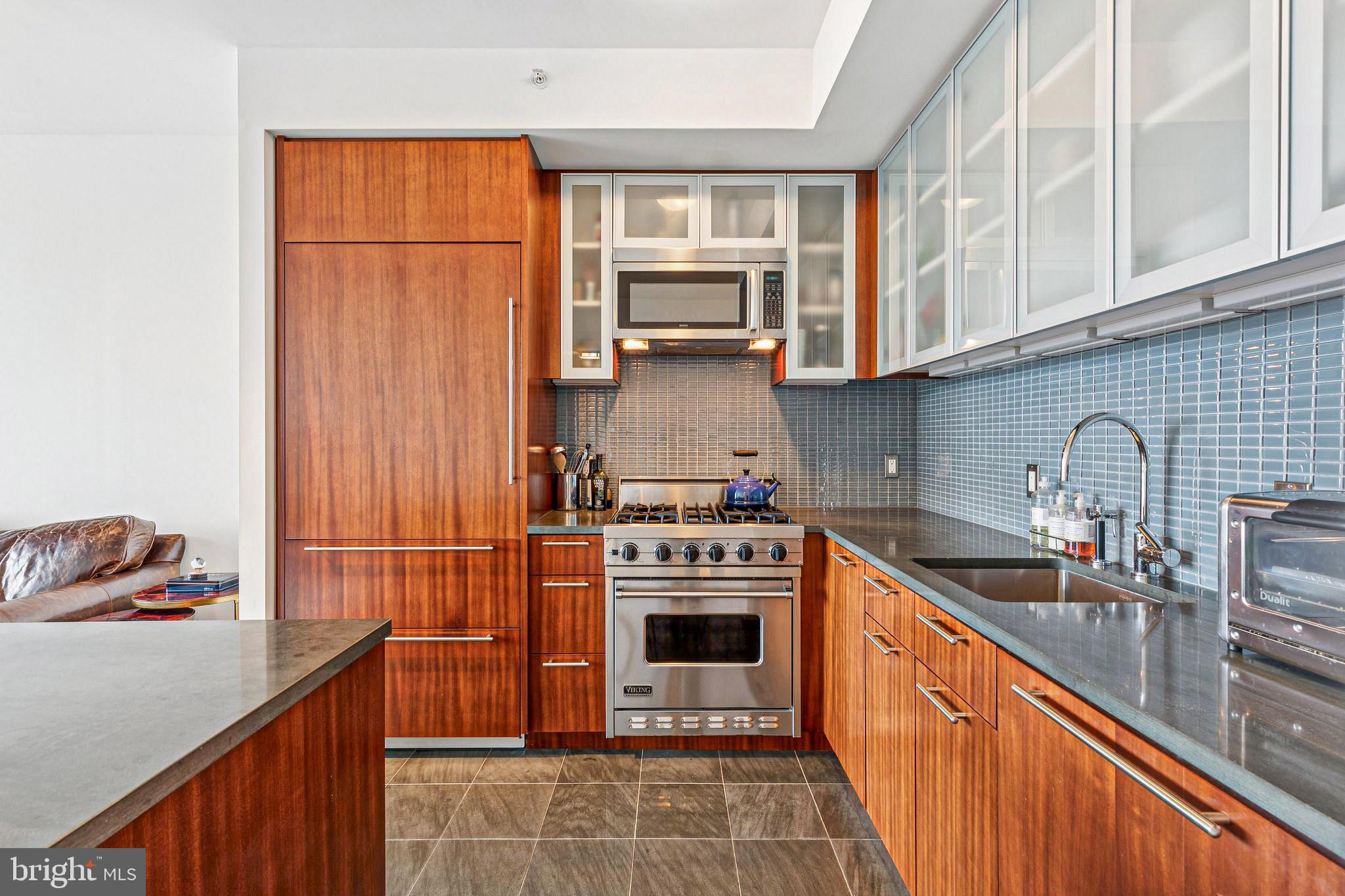 AVENUE OF THE ARTS - Residential