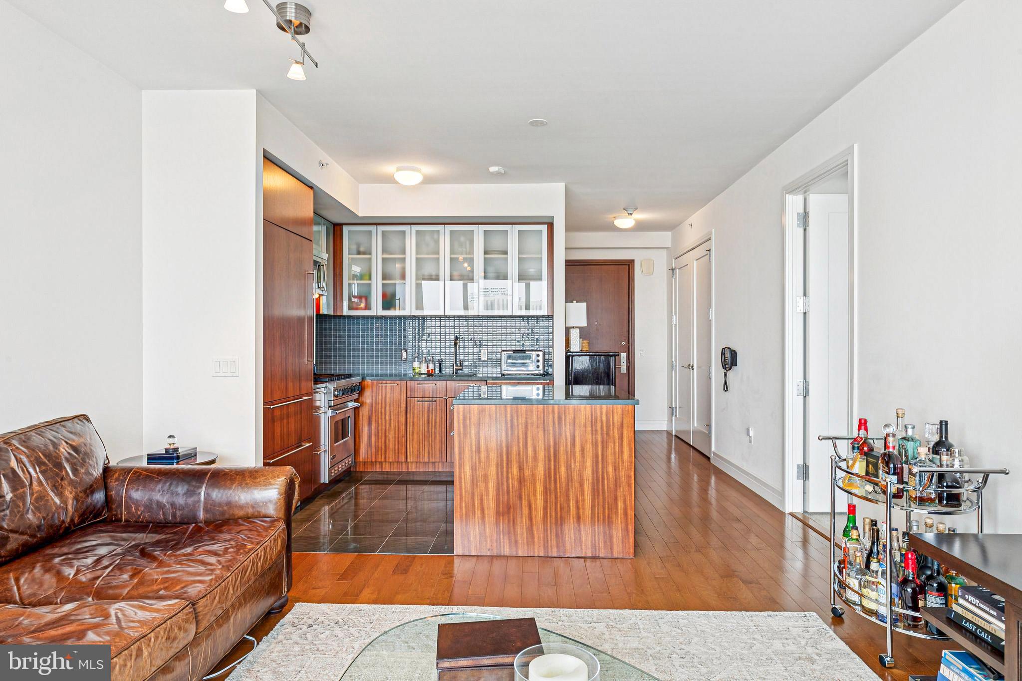 AVENUE OF THE ARTS - Residential