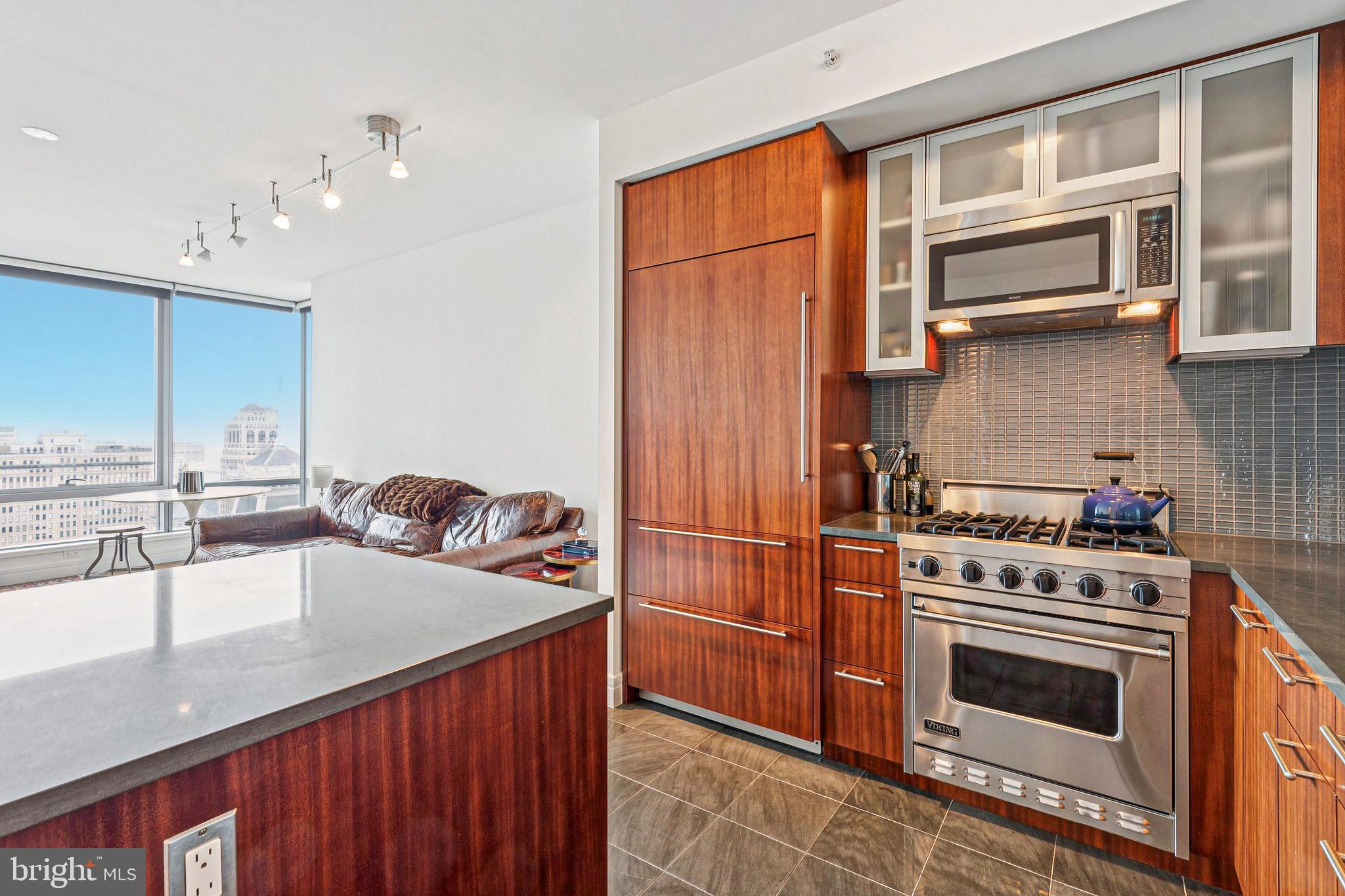 AVENUE OF THE ARTS - Residential