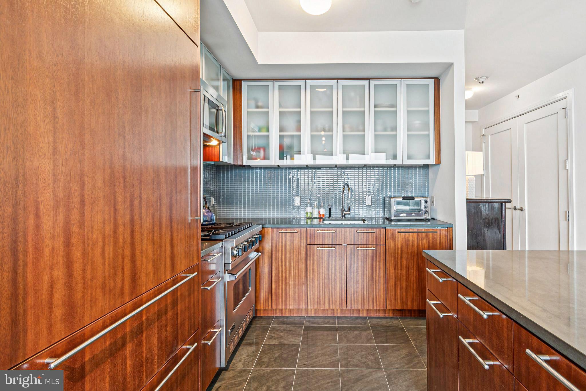 AVENUE OF THE ARTS - Residential