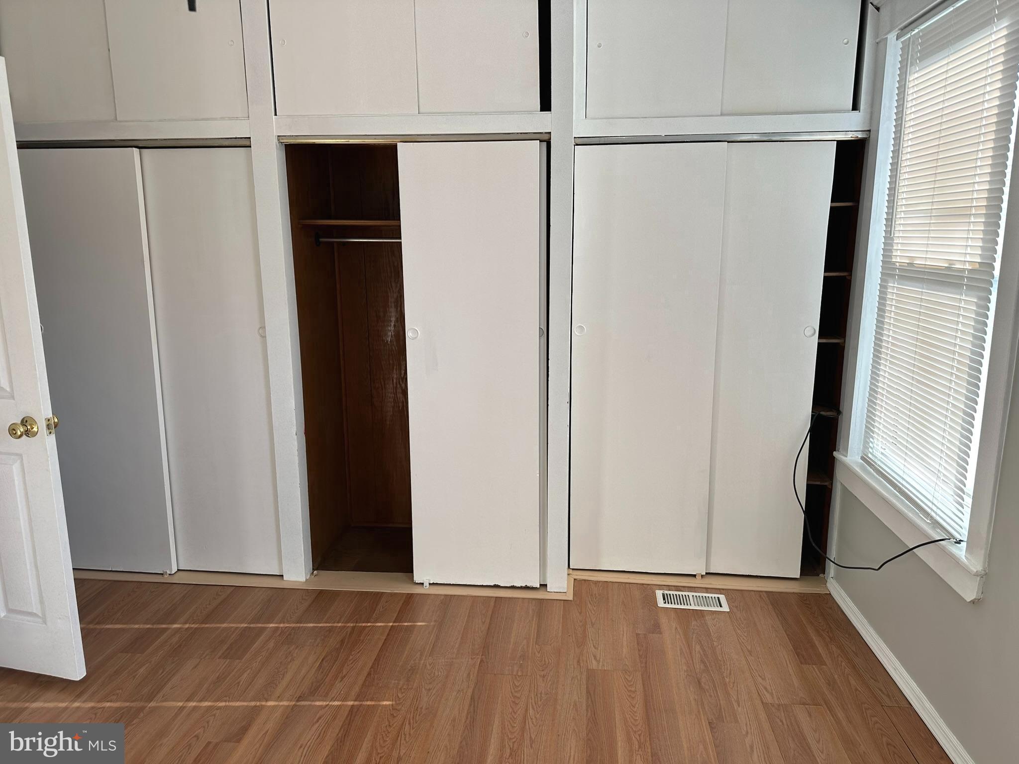 PORT RICHMOND - Residential Lease