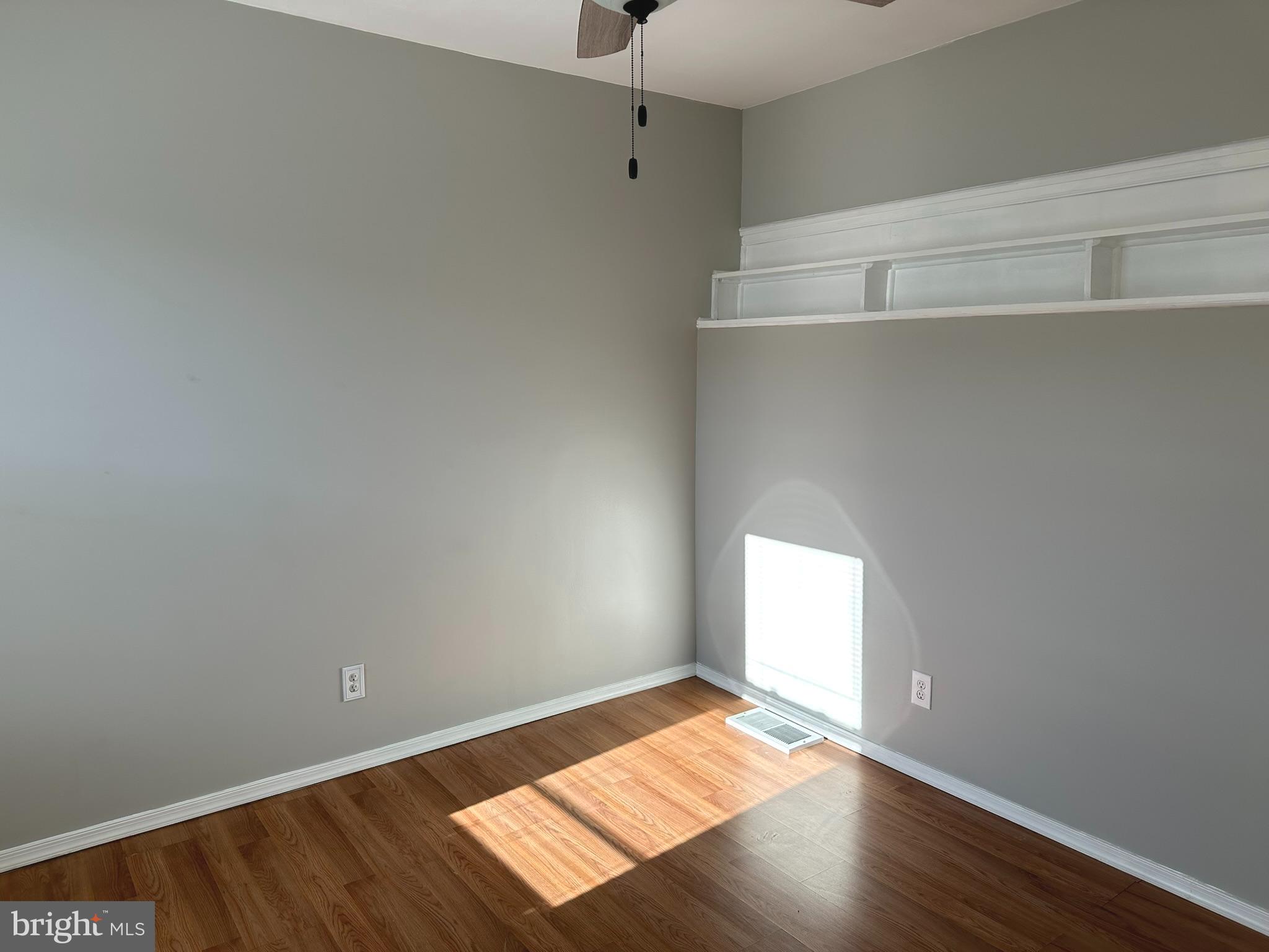 PORT RICHMOND - Residential Lease