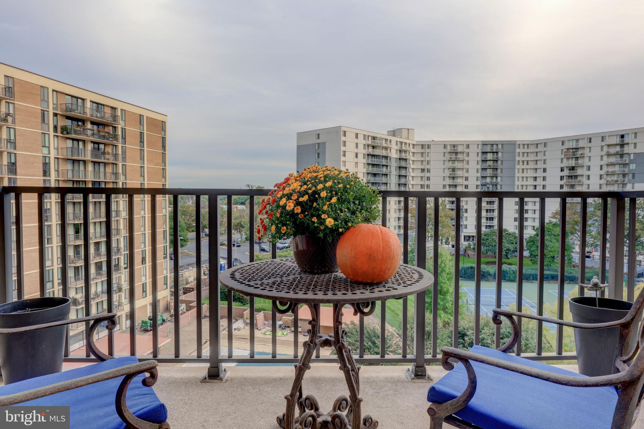 MCLEAN HOUSE - Residential