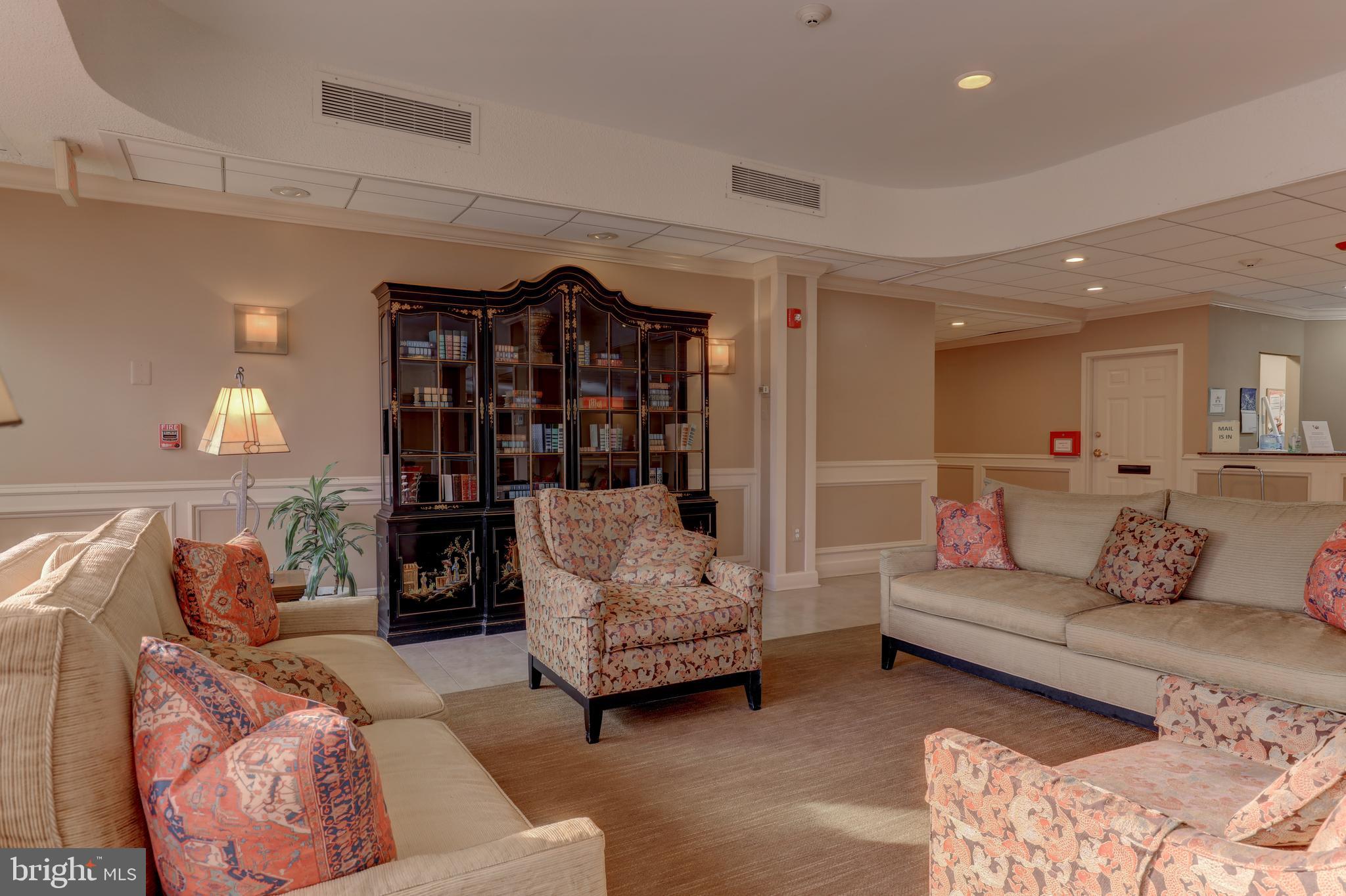 MCLEAN HOUSE - Residential