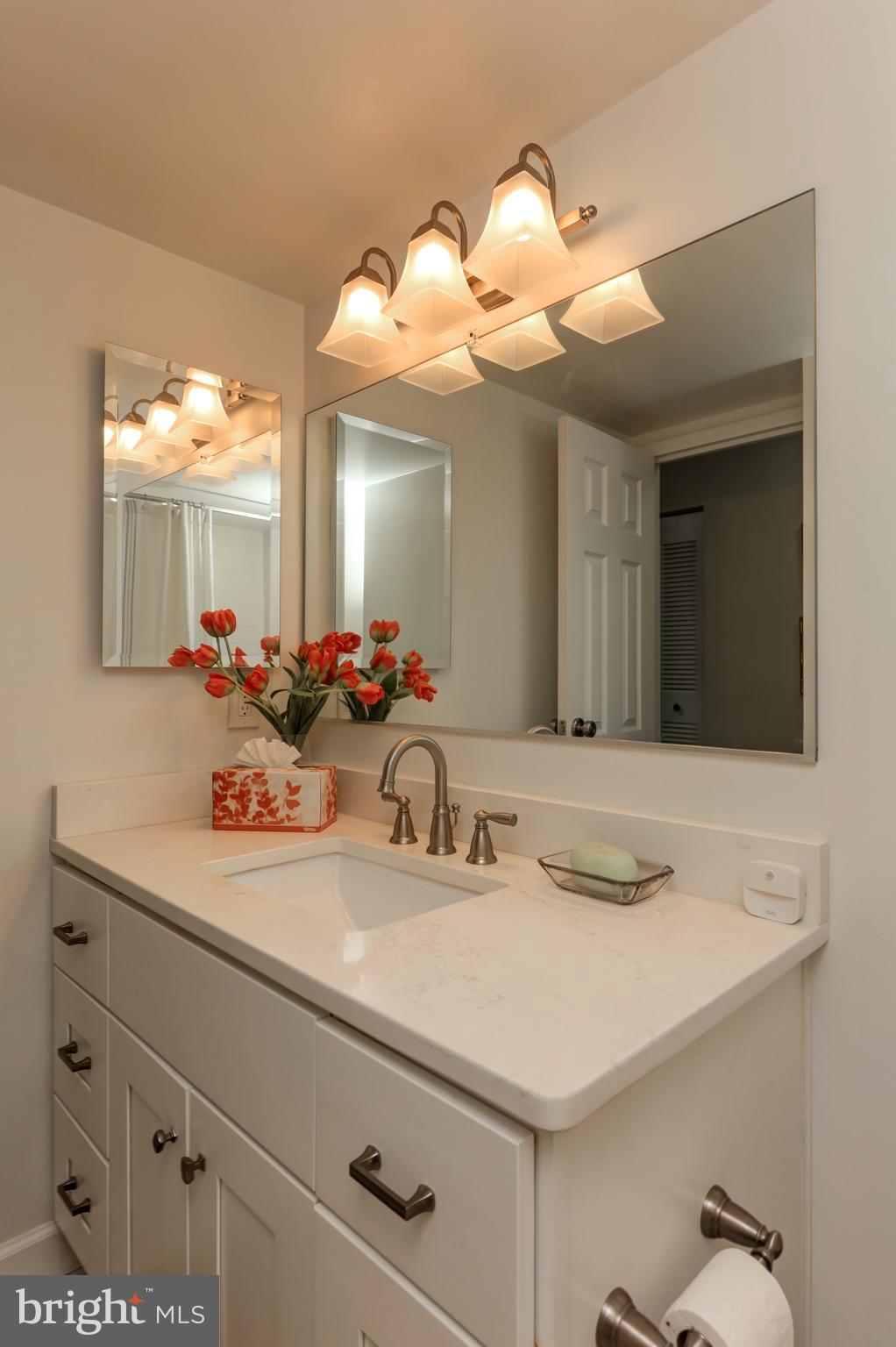 MCLEAN HOUSE - Residential