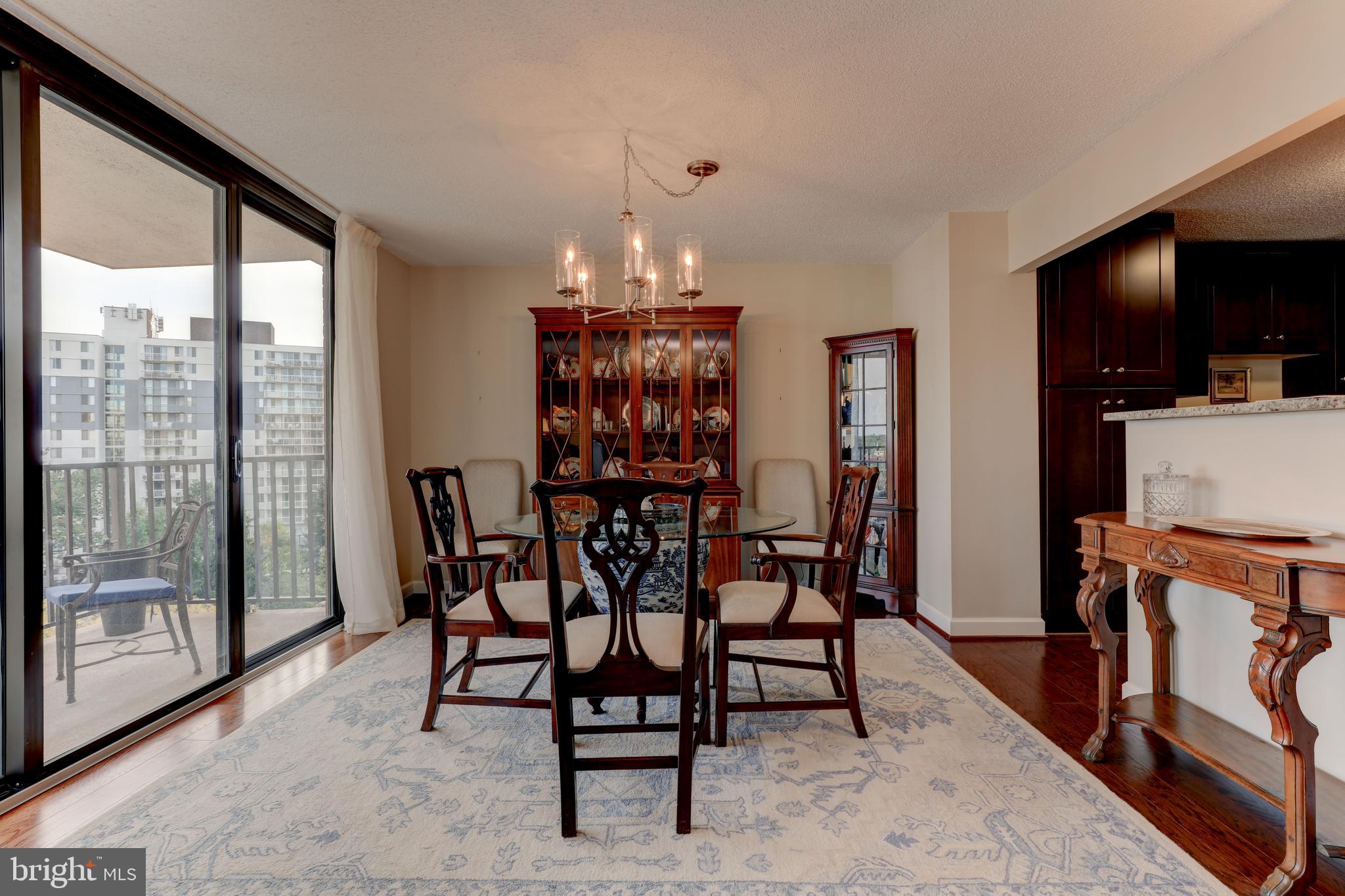 MCLEAN HOUSE - Residential