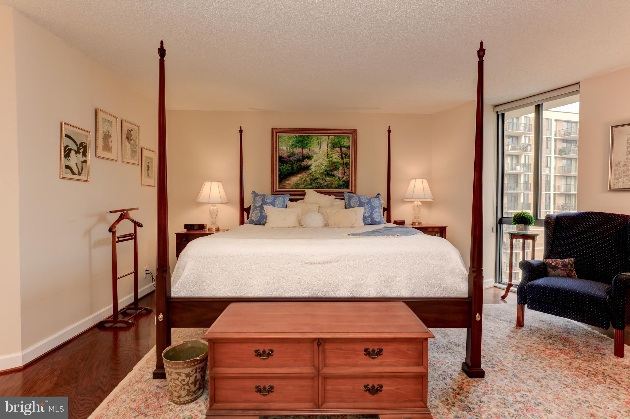 MCLEAN HOUSE - Residential