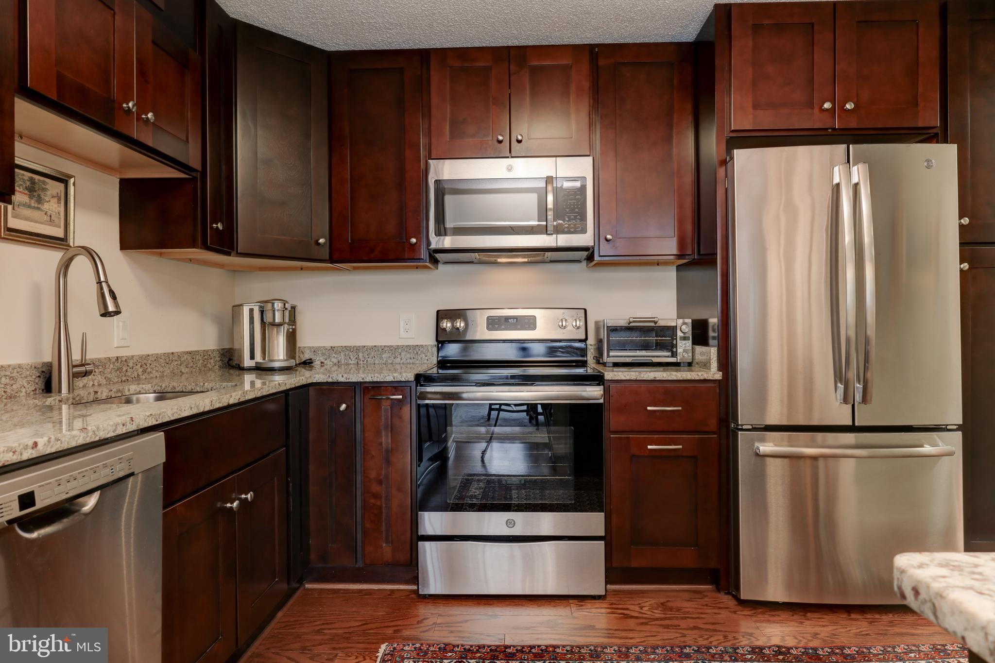 MCLEAN HOUSE - Residential