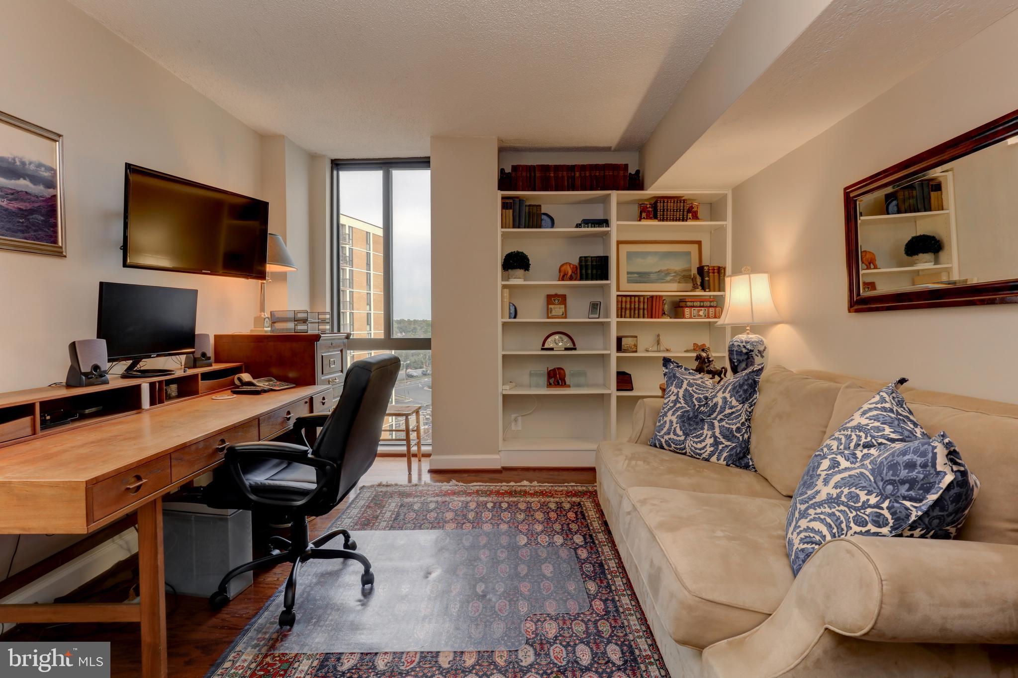 MCLEAN HOUSE - Residential