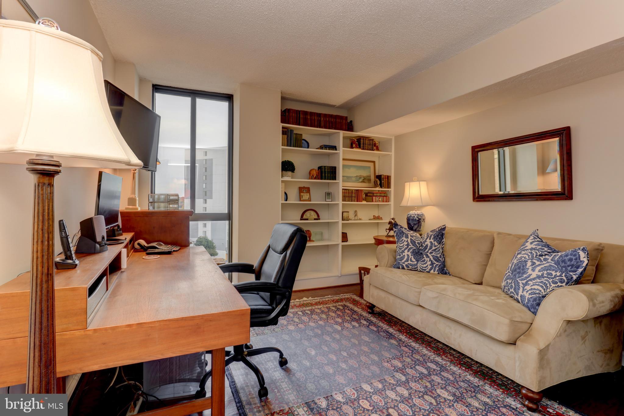 MCLEAN HOUSE - Residential