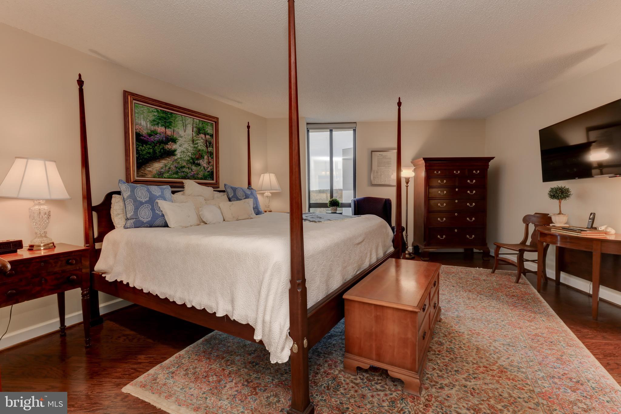 MCLEAN HOUSE - Residential