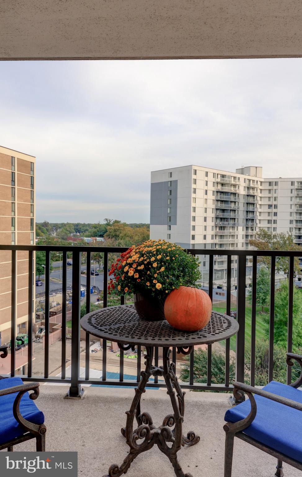 MCLEAN HOUSE - Residential