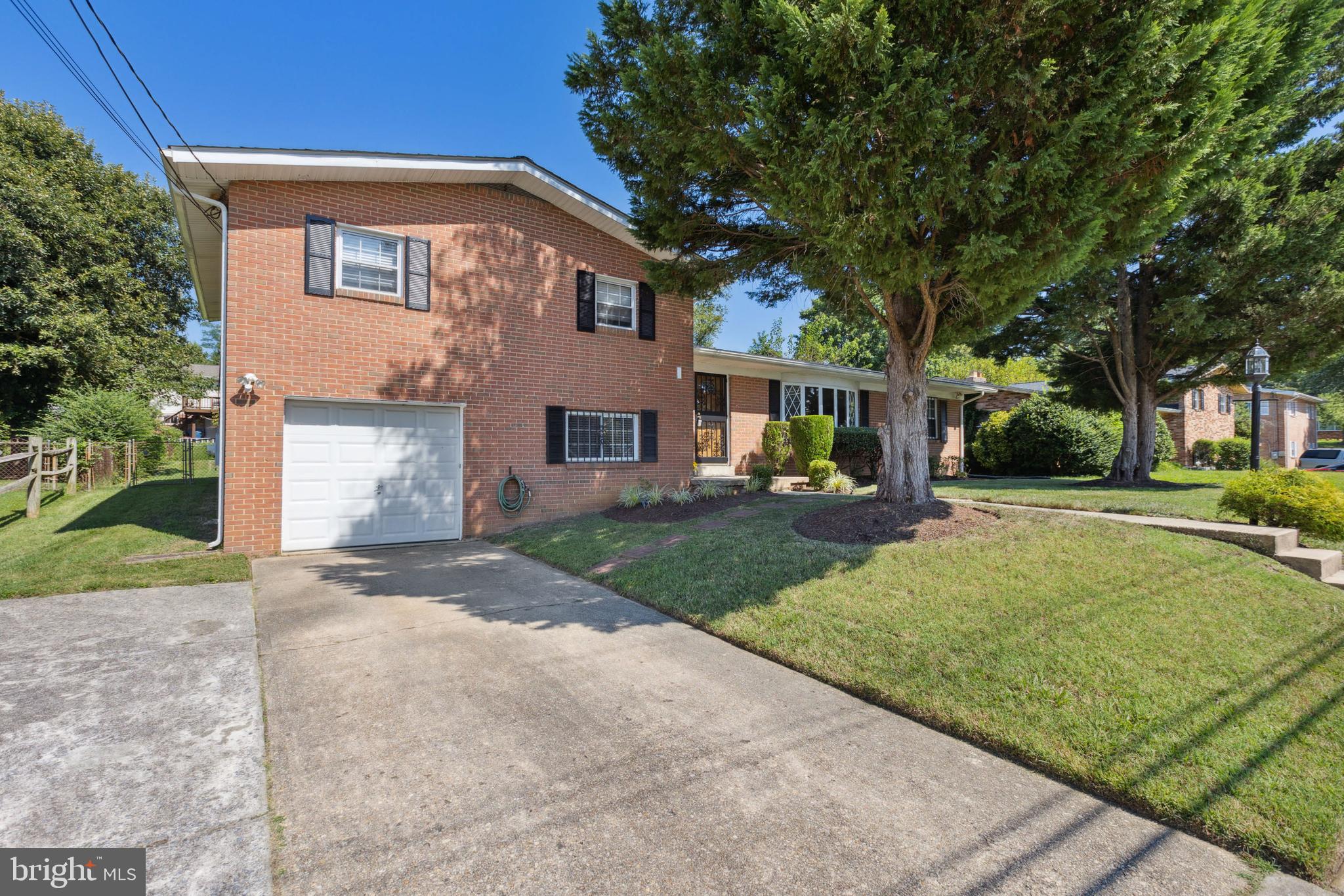 ROSECROFT PARK - Residential