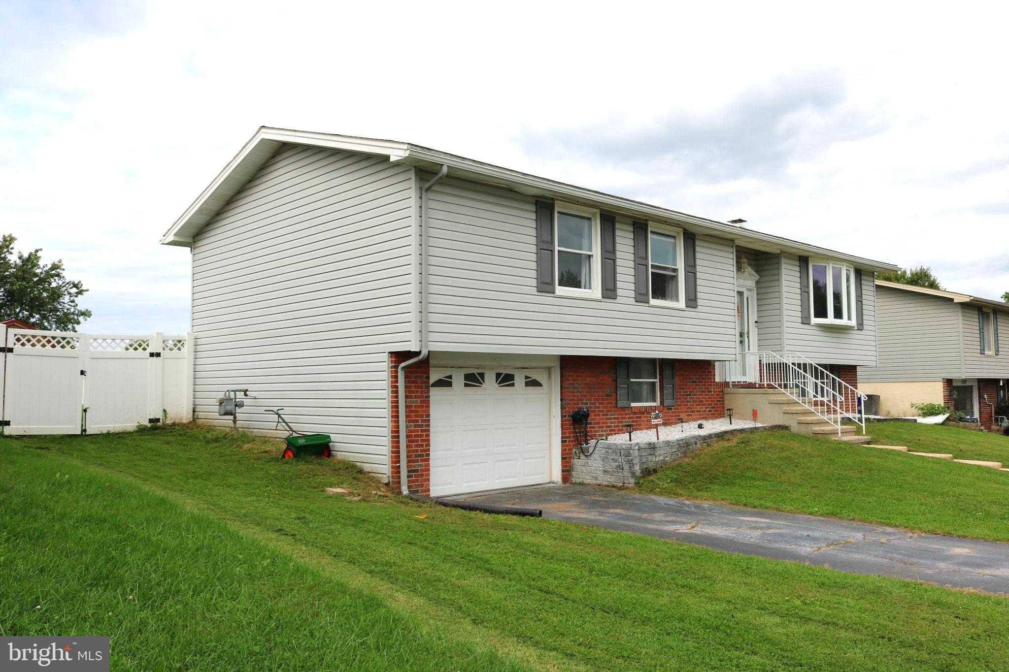 507 OAKWOOD DRIVE