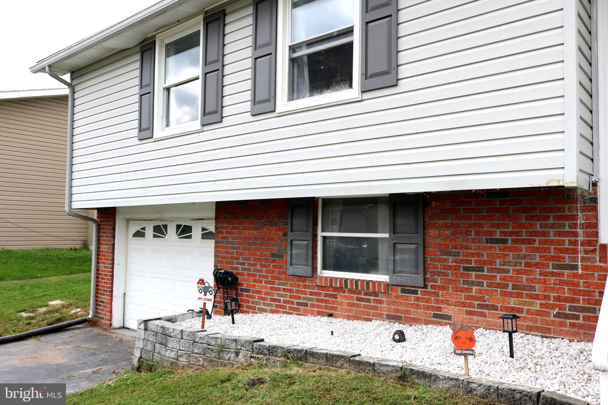 507 OAKWOOD DRIVE