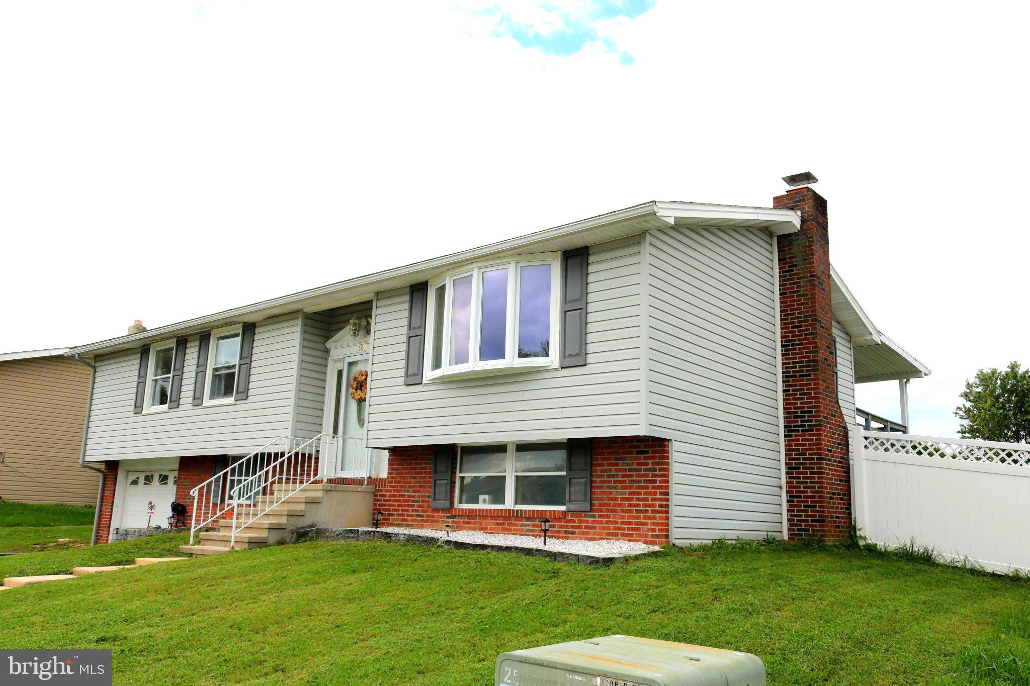 507 OAKWOOD DRIVE