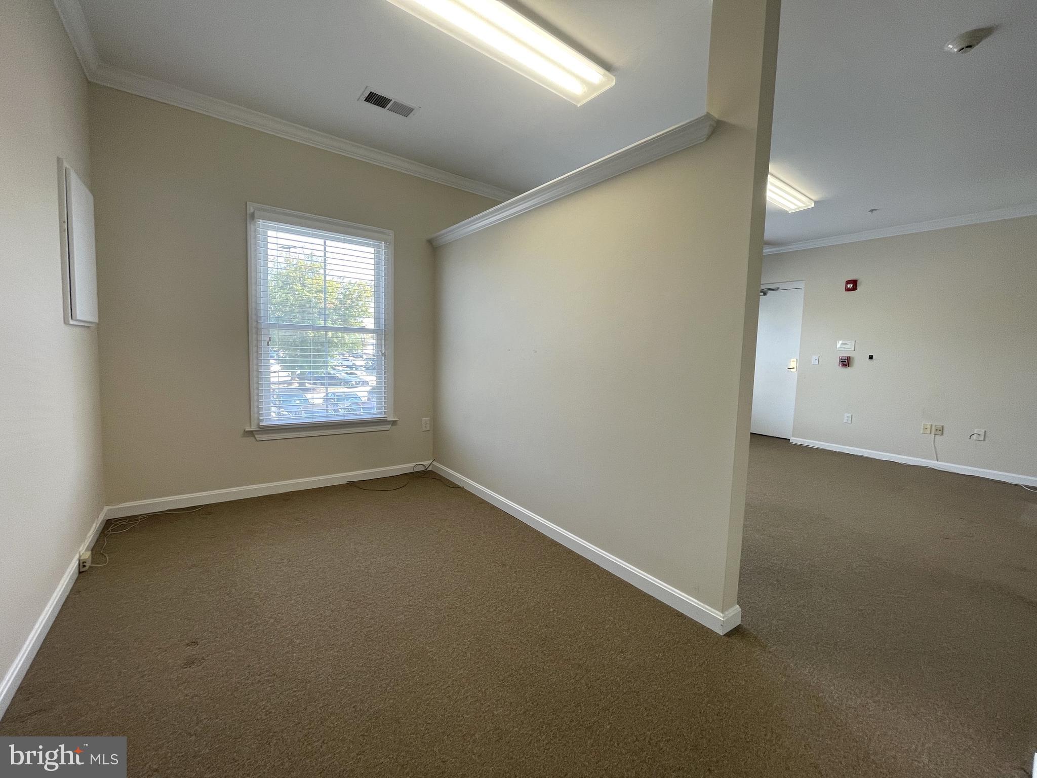KENTLANDS - Commercial Lease