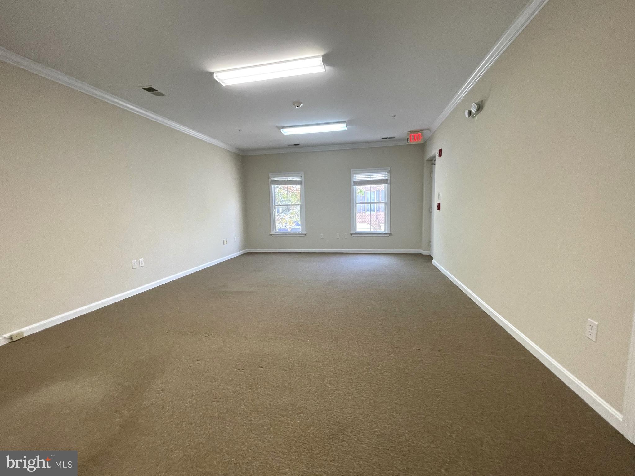 KENTLANDS - Commercial Lease