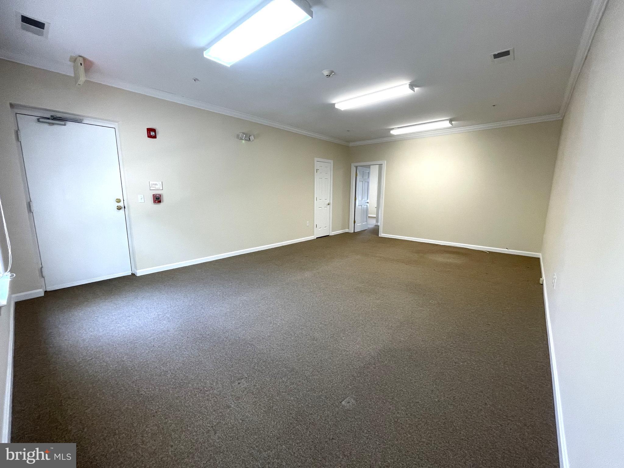 KENTLANDS - Commercial Lease