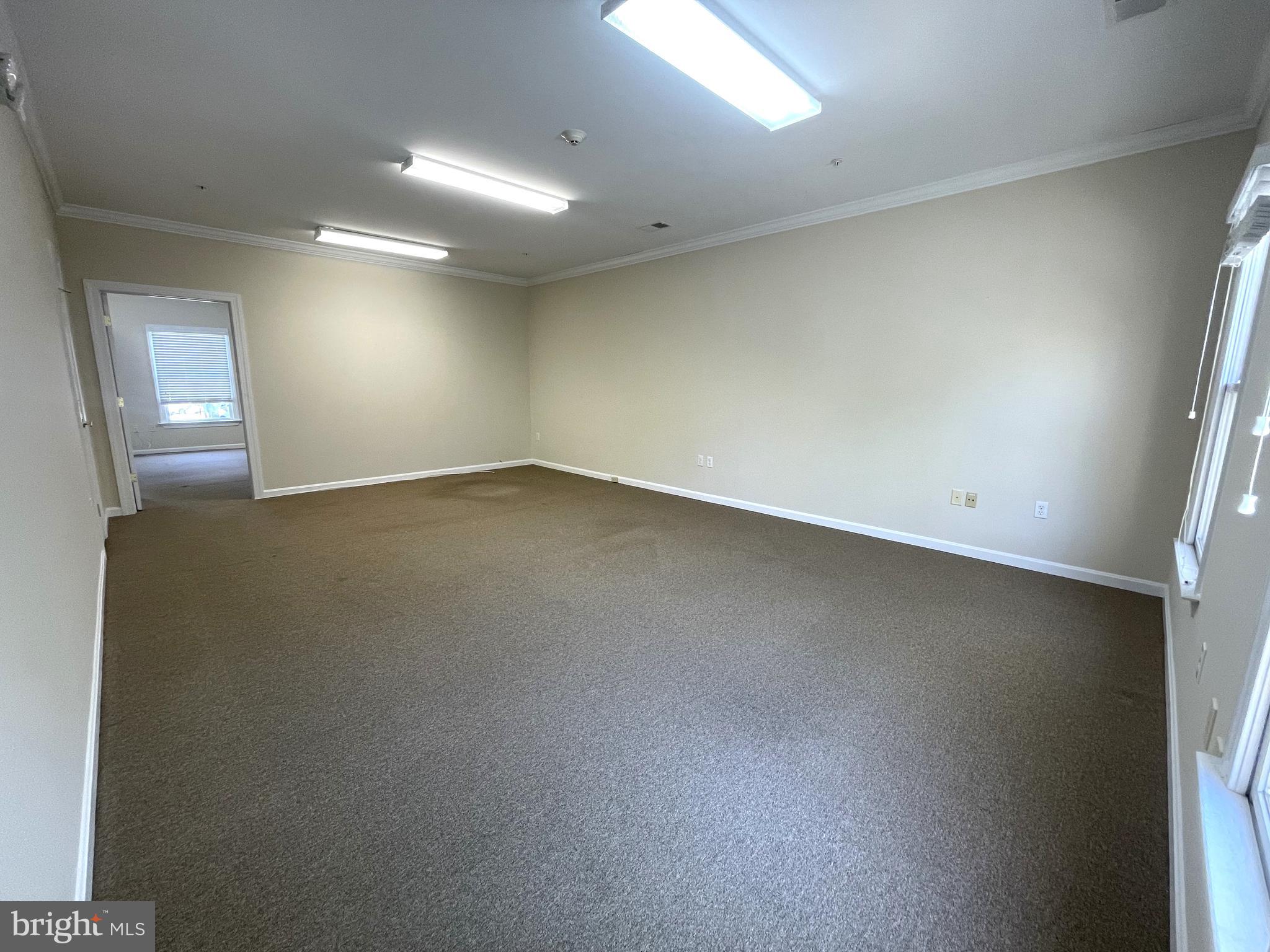 KENTLANDS - Commercial Lease