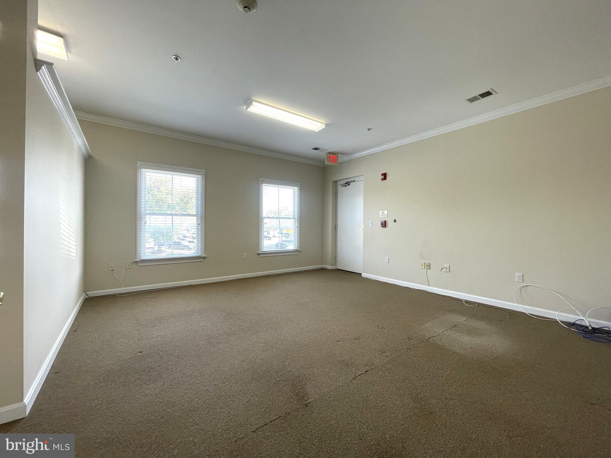 KENTLANDS - Commercial Lease