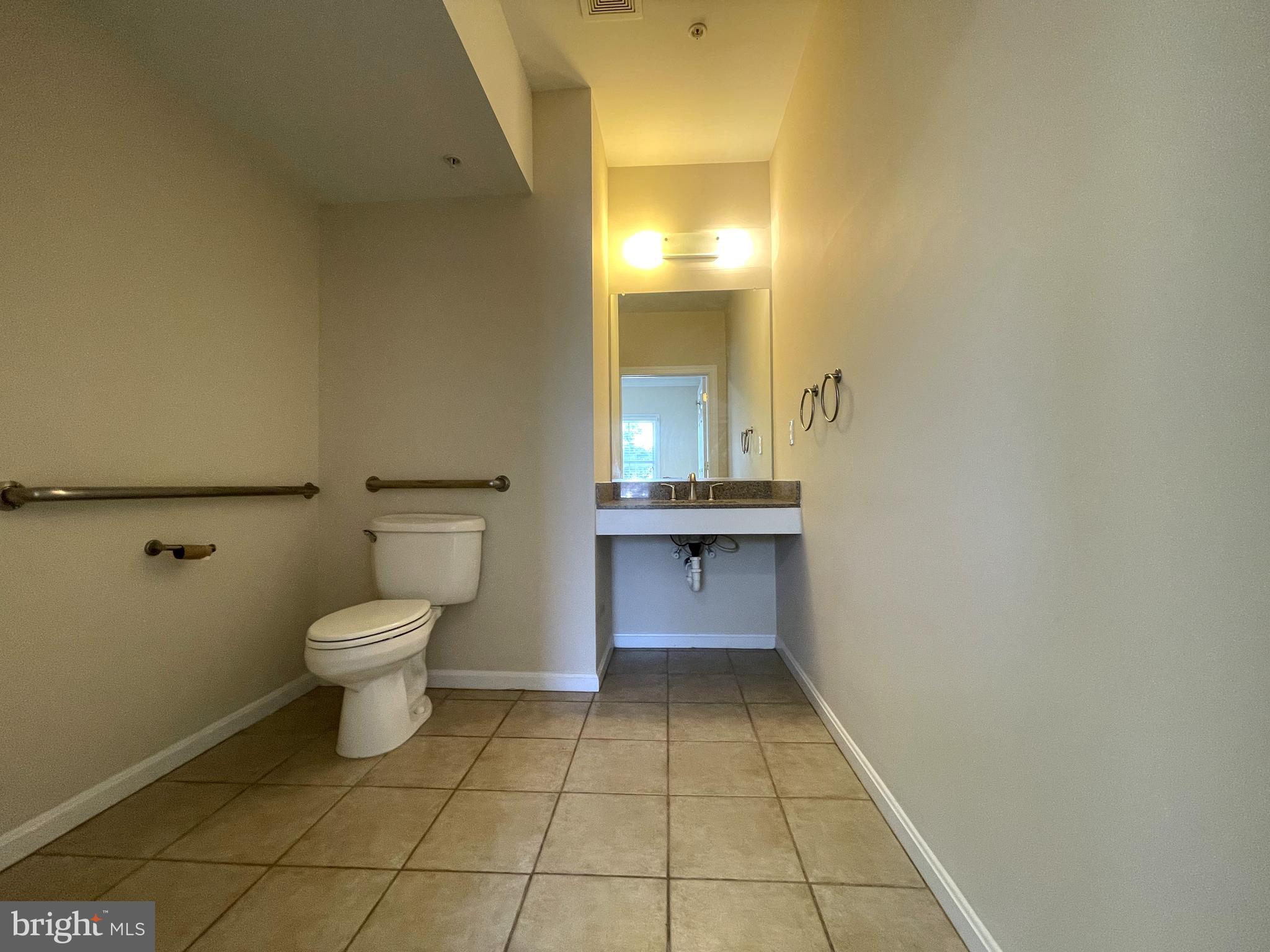 KENTLANDS - Commercial Lease