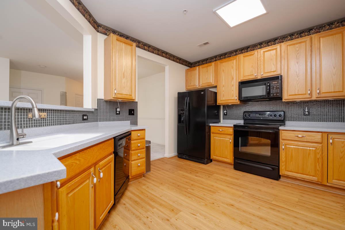 HEARTHSTONE AT VILLAGE SQUARE - Residential