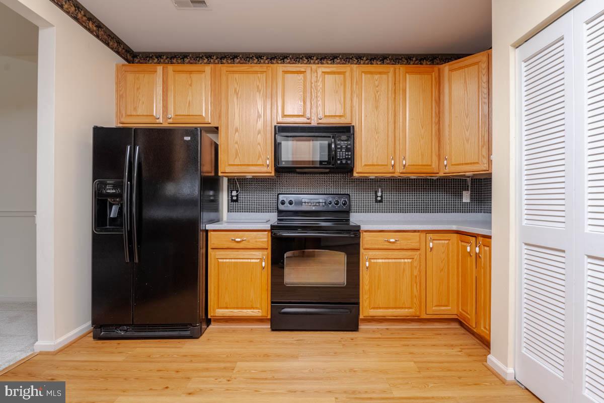 HEARTHSTONE AT VILLAGE SQUARE - Residential