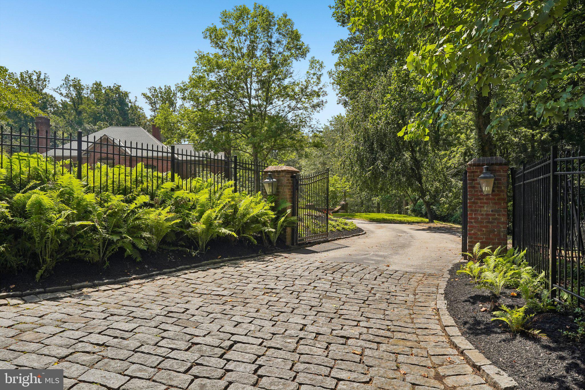 15 OLD COVERED BRIDGE ROAD
