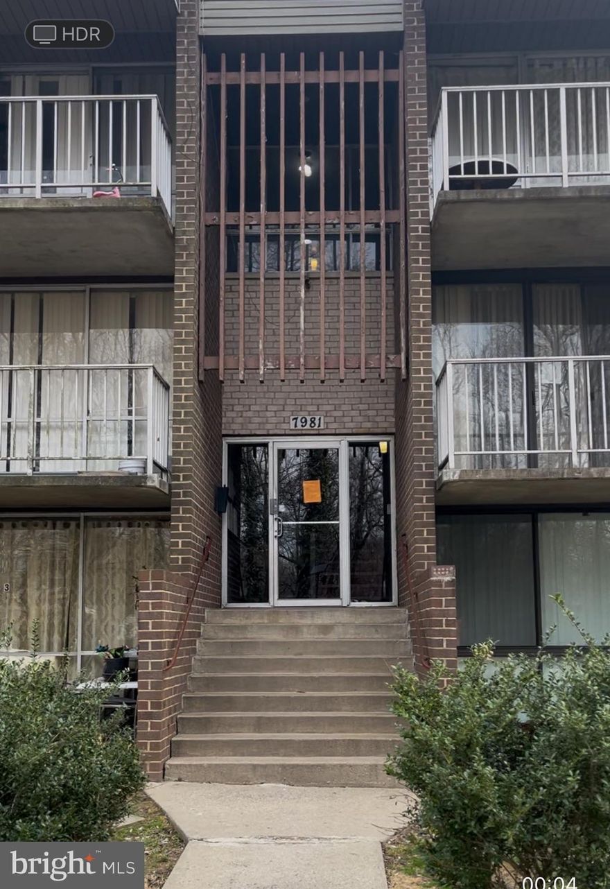 This Two (2) Bedroom and Two (2) Bathroom Condominium is located in a centralized location. Basic open floor plan with a good amount of sunlight throughout. Unit located in close proximity to public transportation, schools, dining and shopping. Property will convey AS-IS.
Showing anytime.