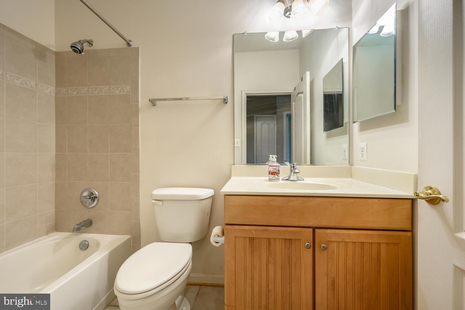 SYMPHONY VILLAGE AT CENTREVILLE - Residential