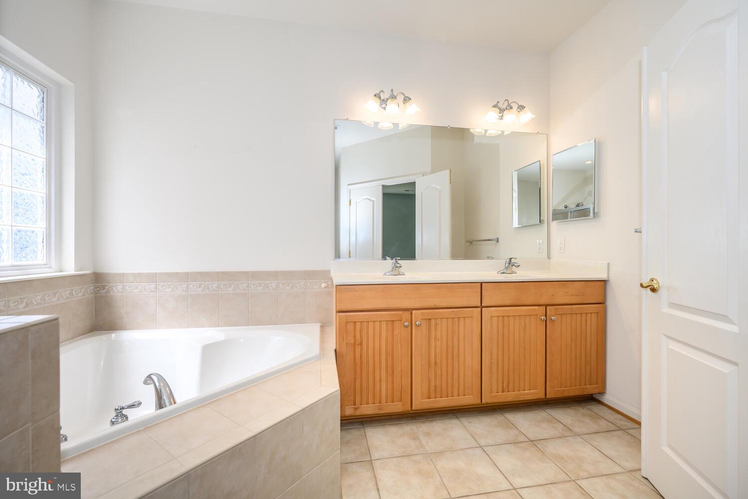 SYMPHONY VILLAGE AT CENTREVILLE - Residential