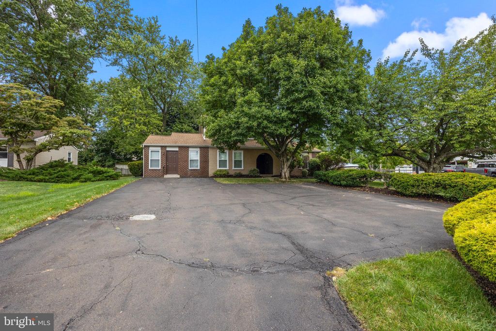 Photo of 840 Davisville Road, WARMINSTER, PA 18974 (MLS # PABU2114384)